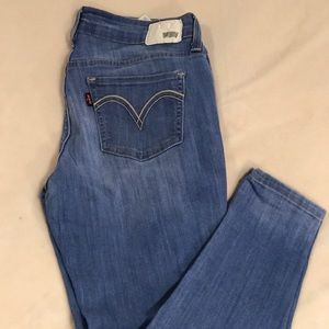 Size 30"- Women Levi's Skinny Jeans